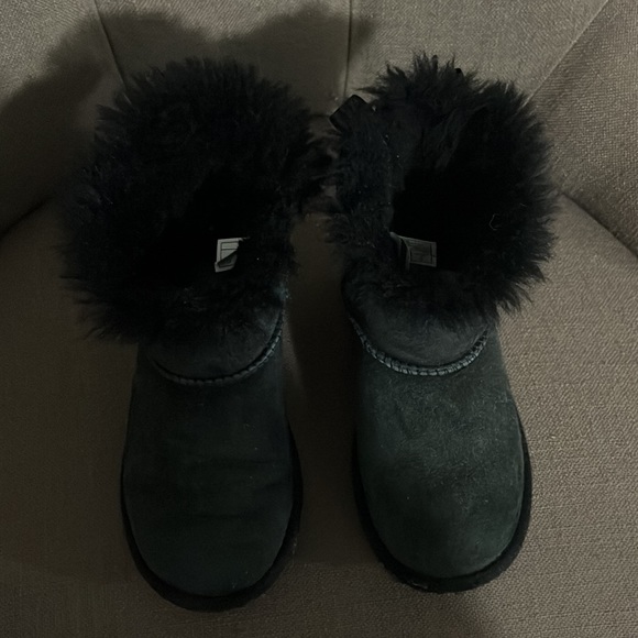 Girls UGGS mini Bailey bow size 11 - Picture 2 of 3